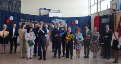 „Wdzięczni za przeszłość, gotowi na przyszłość”. Jubileusz 30-lecia Szkoły Podstawowej im. Królowej Jadwigi w Sierczy
